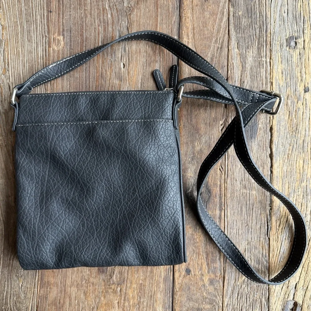 Aurielle-Carryland carryland black